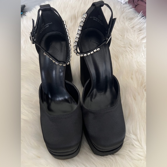 Black ankle strap embellishment double platform heels - Picture 1 of 3